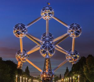 ATOMIUM-IN-BRUSSELS-night-lighting